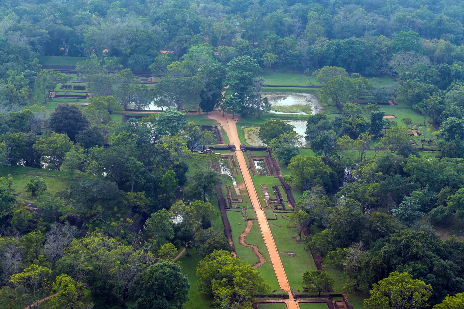 landscape-of-ruin-royal-gardens-and-pools-lion-ro-2025-10-11-16-32-47-utc